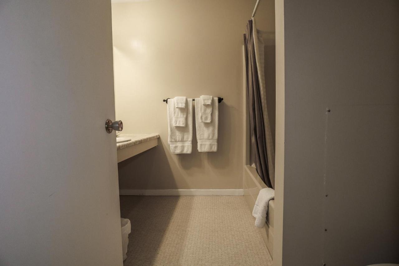 Berry Mills Atlantic Motel מראה חיצוני תמונה