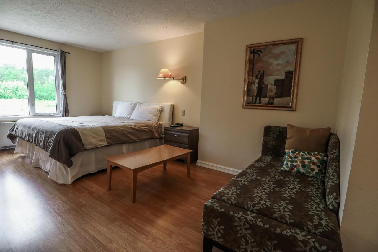 Berry Mills Atlantic Motel מראה חיצוני תמונה