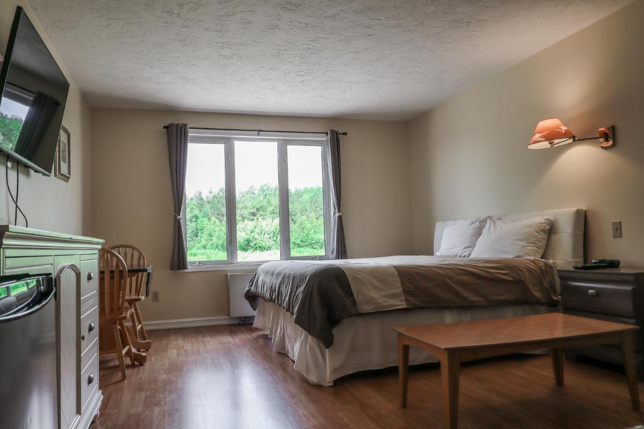 Berry Mills Atlantic Motel מראה חיצוני תמונה