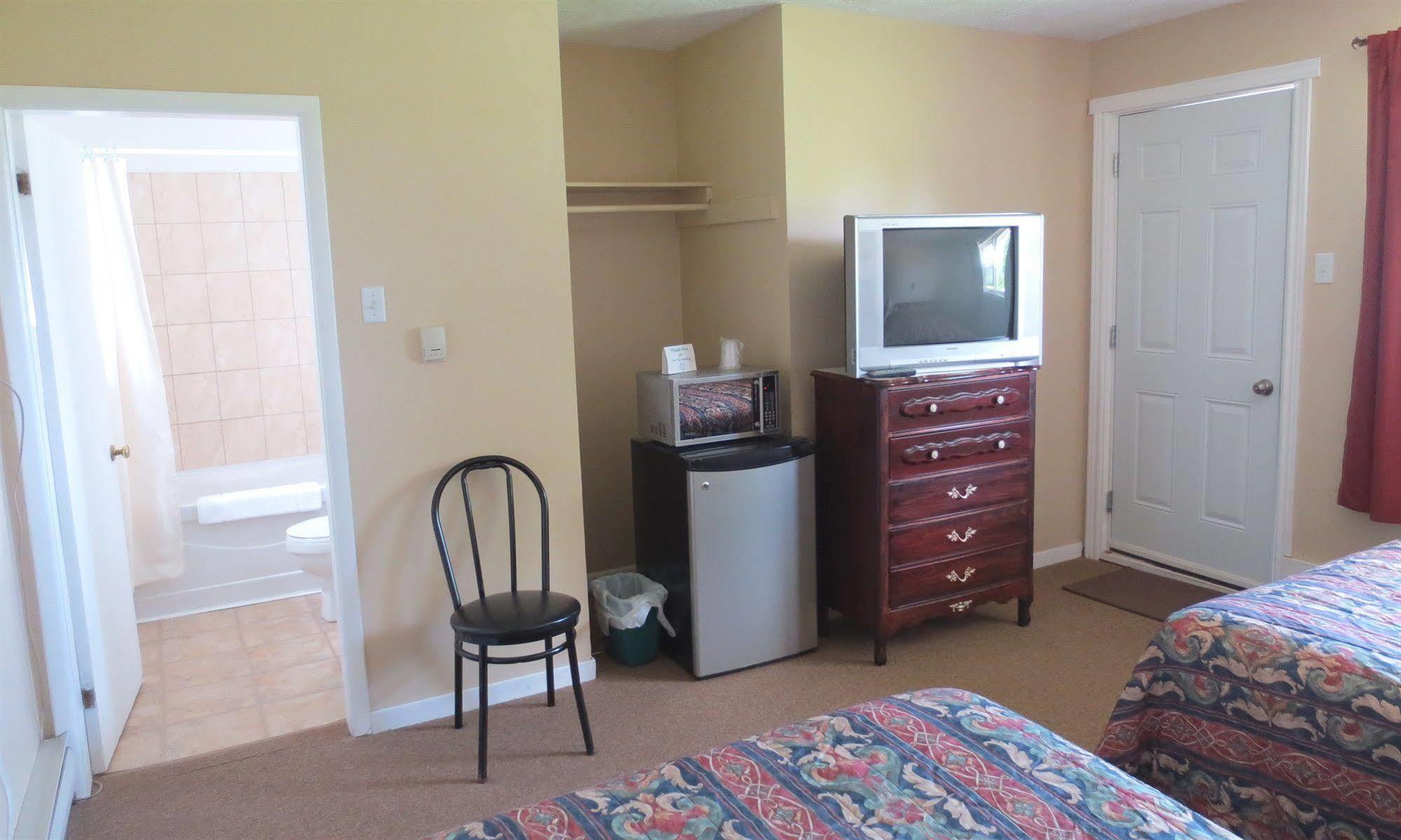 Berry Mills Atlantic Motel מראה חיצוני תמונה
