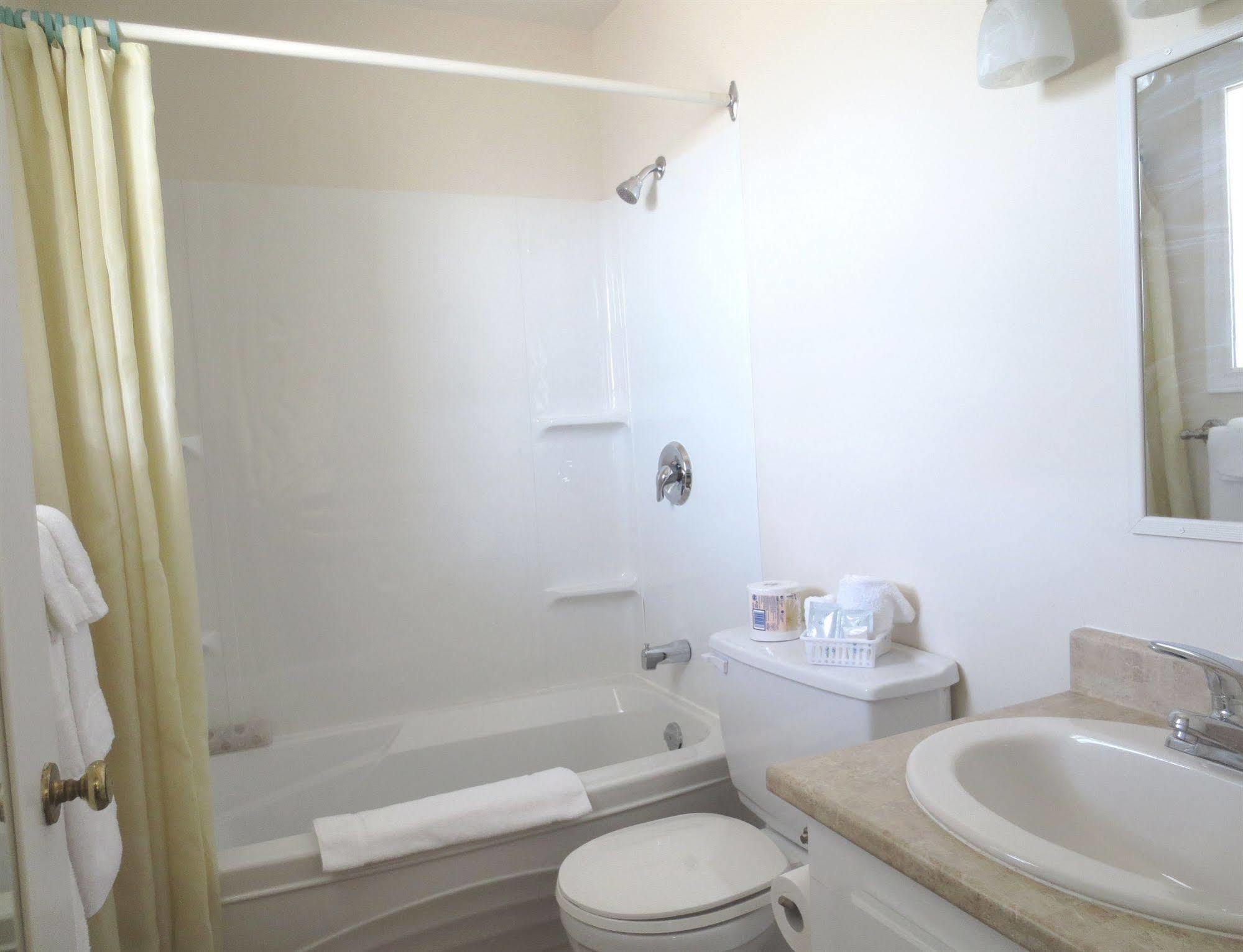 Berry Mills Atlantic Motel מראה חיצוני תמונה