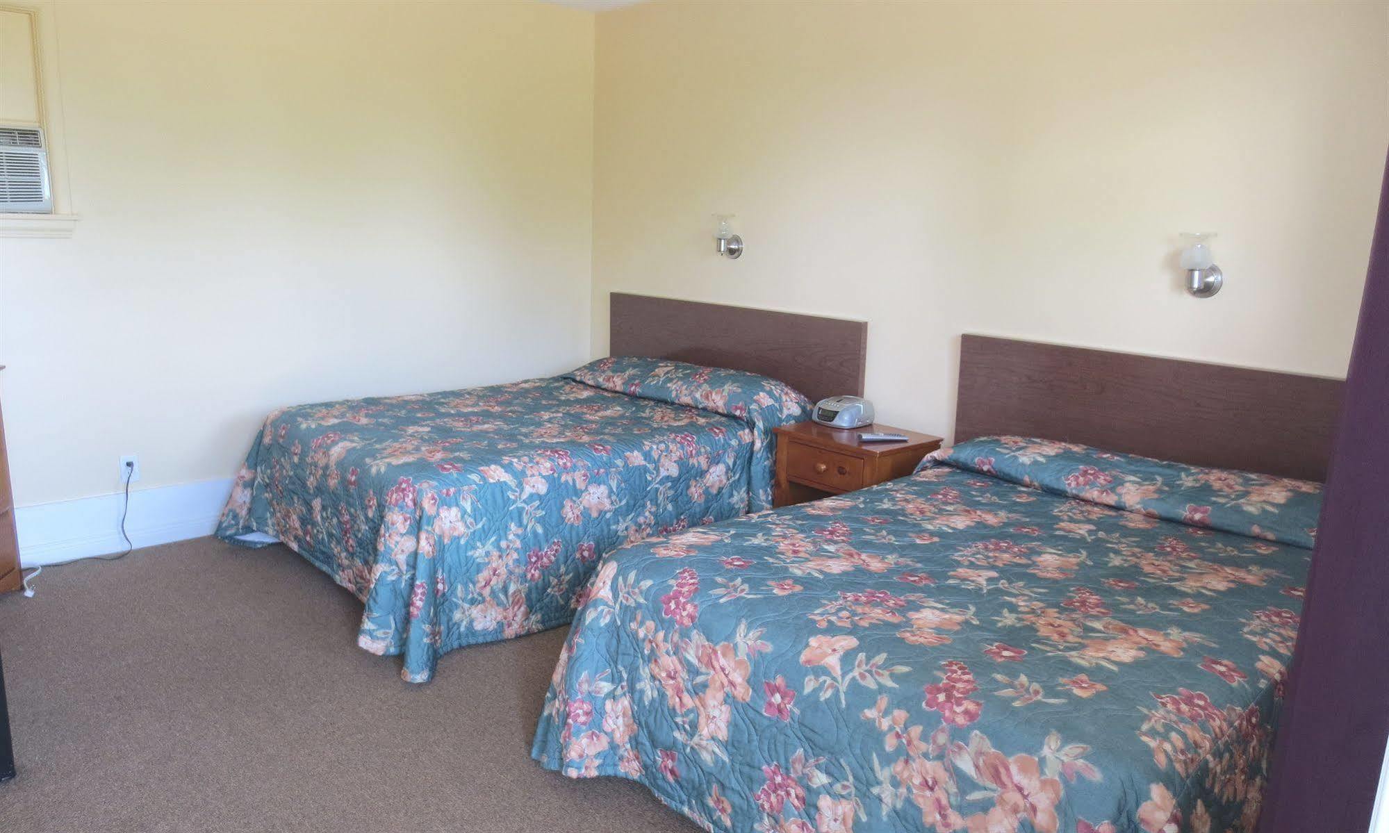Berry Mills Atlantic Motel מראה חיצוני תמונה